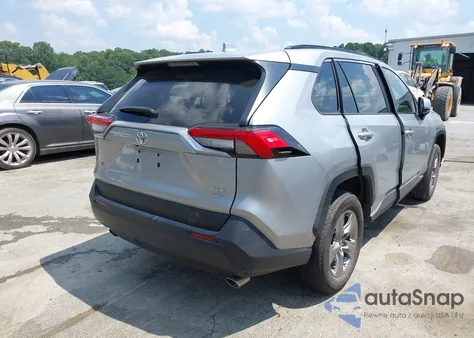 2022 Toyota Rav4 Xle z USA, uszkodzony, nr VIN 2T3P1RFV0NW268861